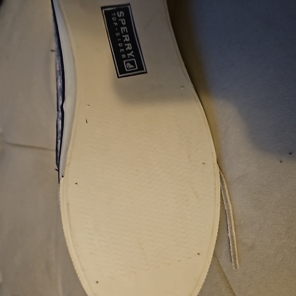 Womens size 8 Sperry shoes - Picture 10 of 10